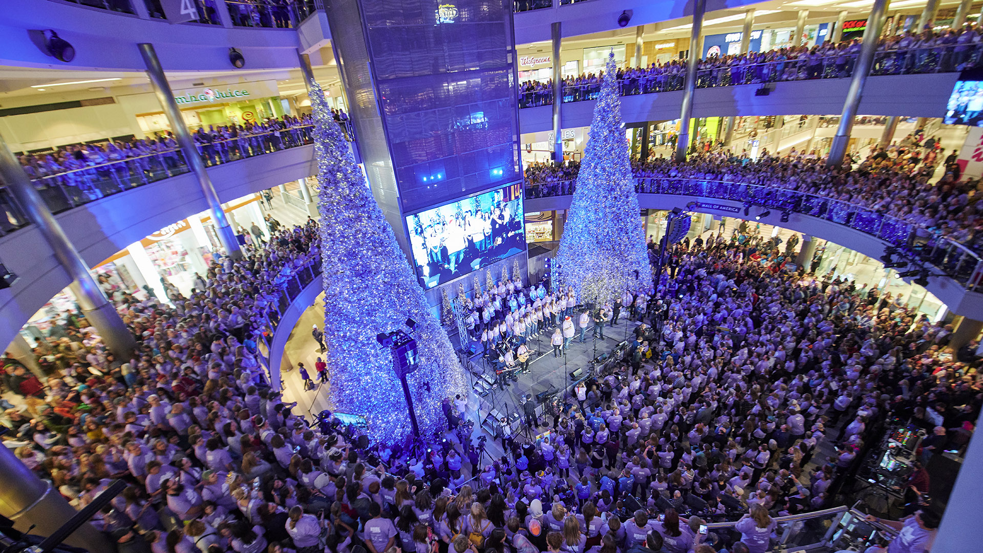 Community > Include > Clouds Choir Mall of America®